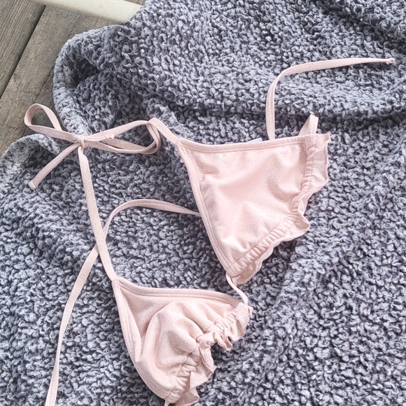 2 piece cutsie bikini! - Picture 3 of 4